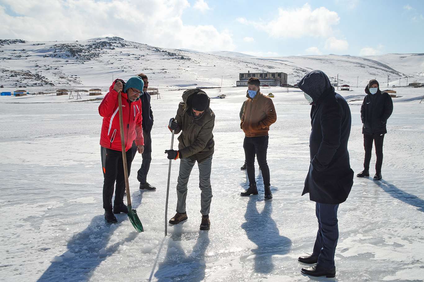 Türkiye'nin en yüksek rakımlı gölünün turizm potansiyeli için çalışmalar devam ediyor